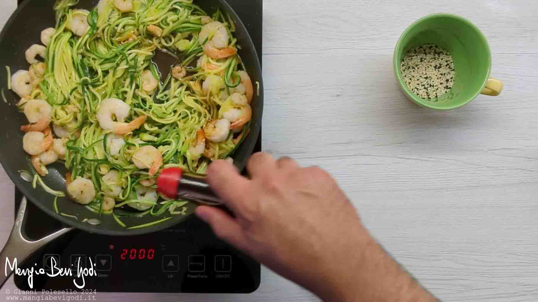 cottura gamberi e zucchine