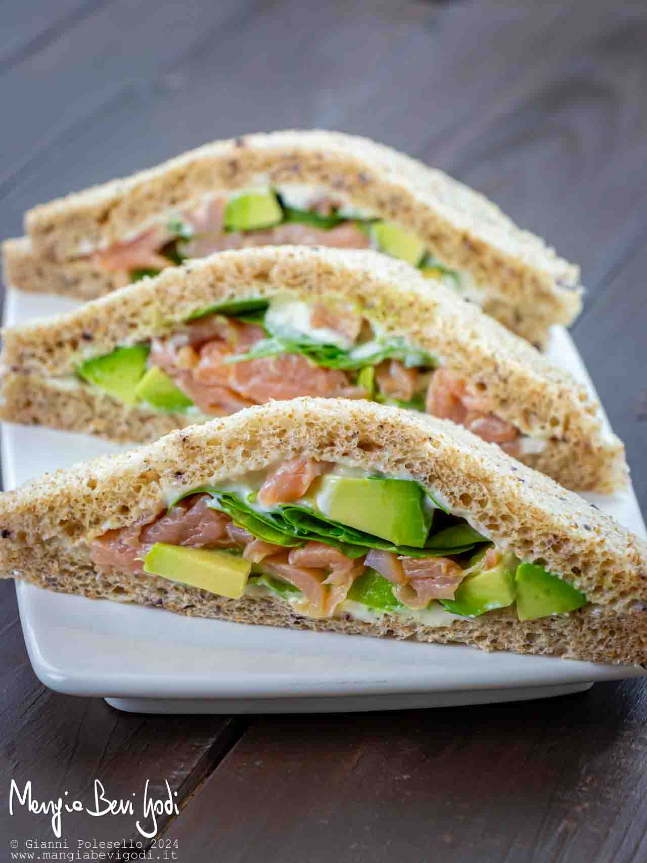 tramezzini con salmone e avocado