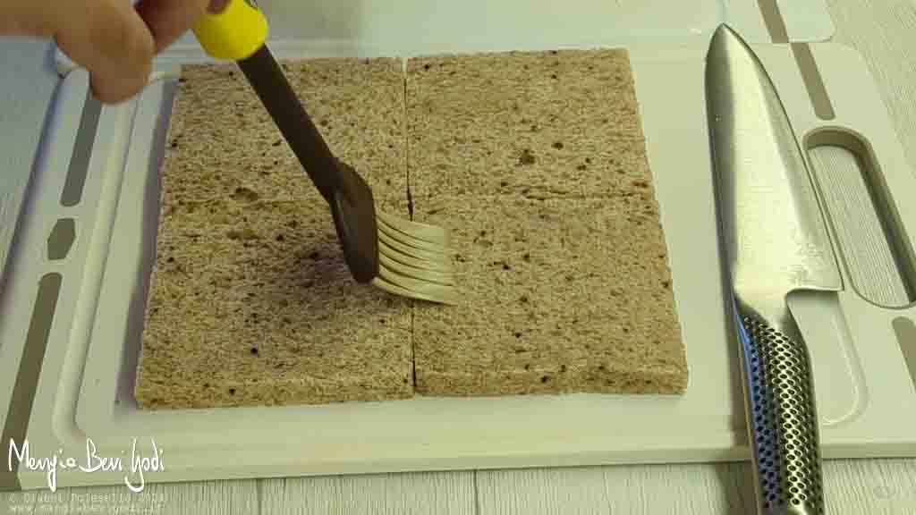 bagna il pane da tramezzini