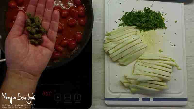 preparazione finocchi con pomodoro