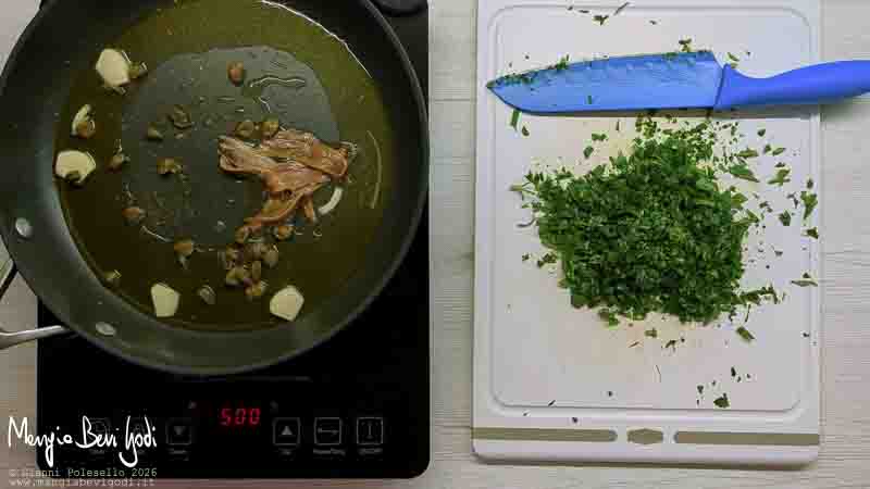preparazione sugo alla puttanesca