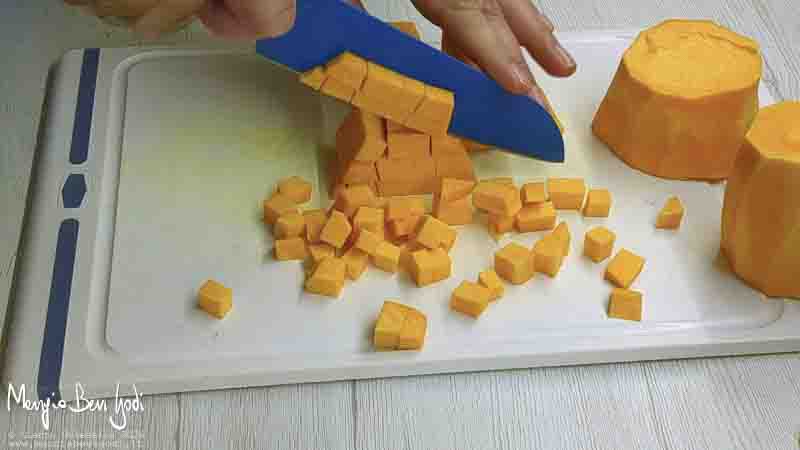 tagliare la zucca